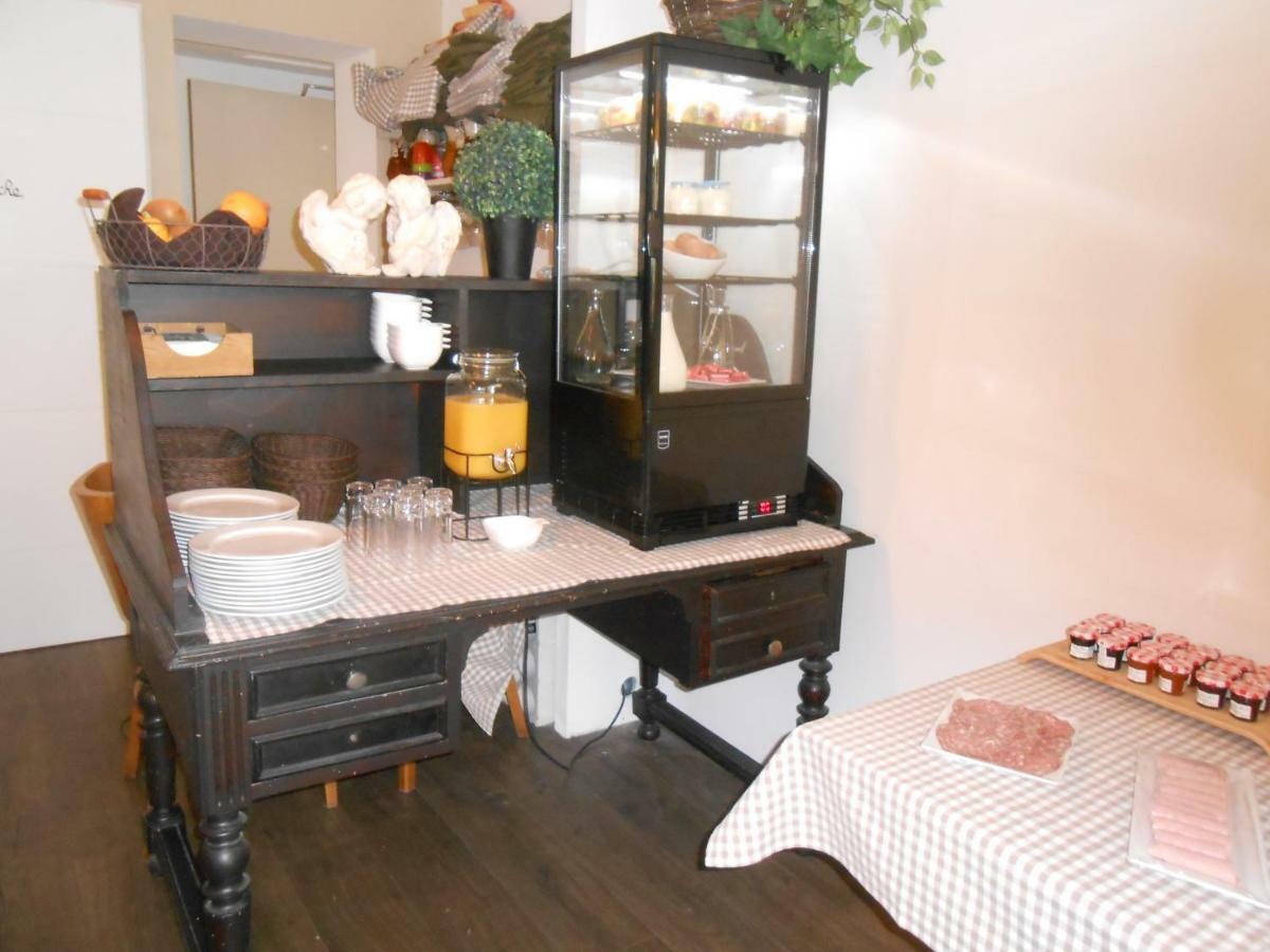 Hôtel-restaurant Chez Carrière Hotel Aigues-Mortes